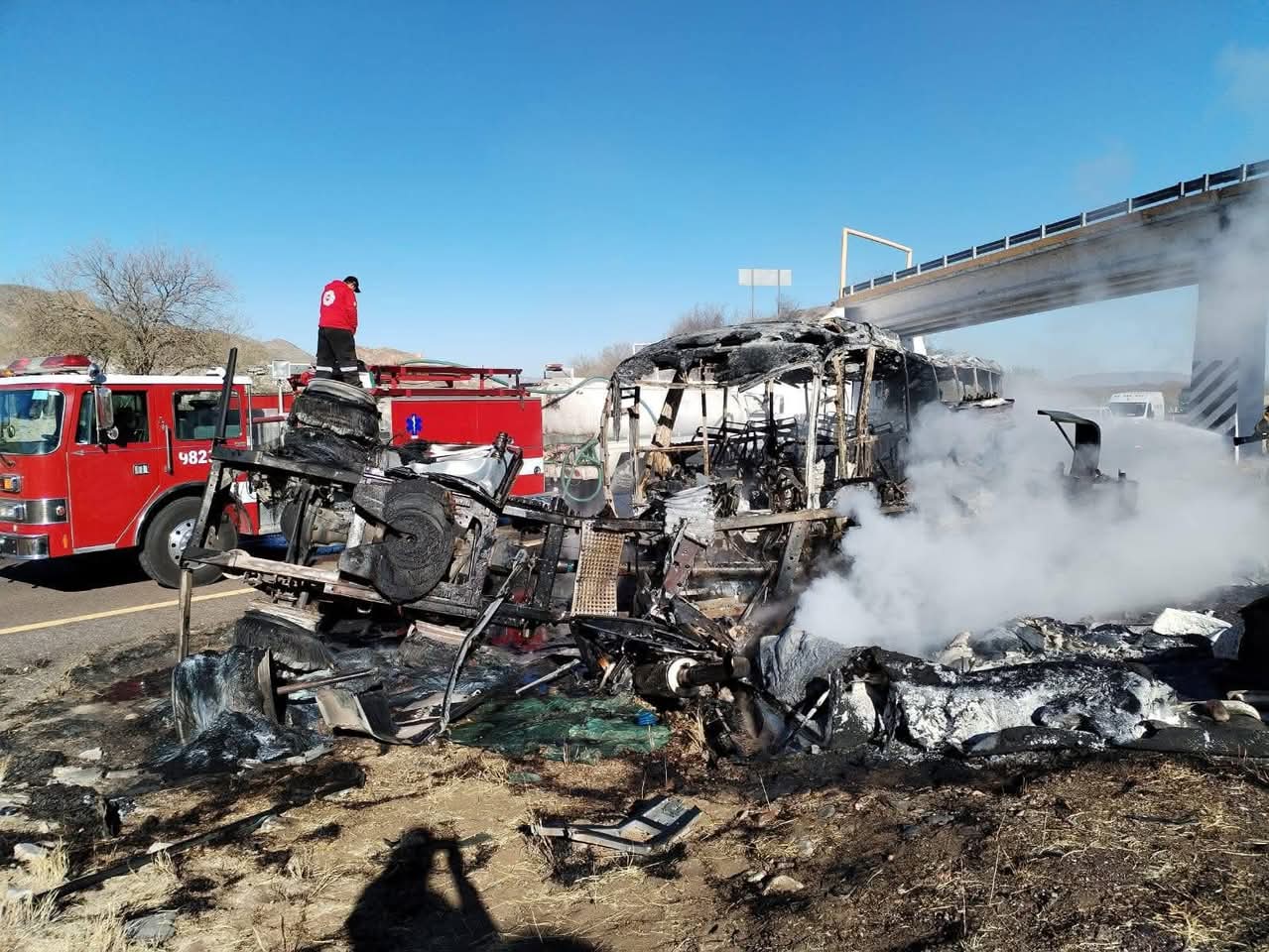 nxnoticias.com-varios-muertos-por-choque-entre-autobus-y-tractocamion-en-durango