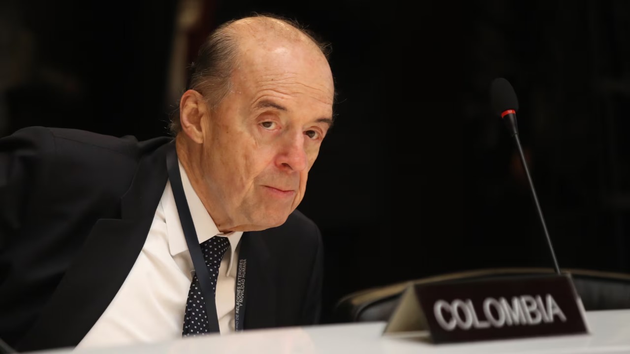 nxnoticias.com-excanciller-colombiano-acusa-a-petro-de-adiccion-a-las-drogas