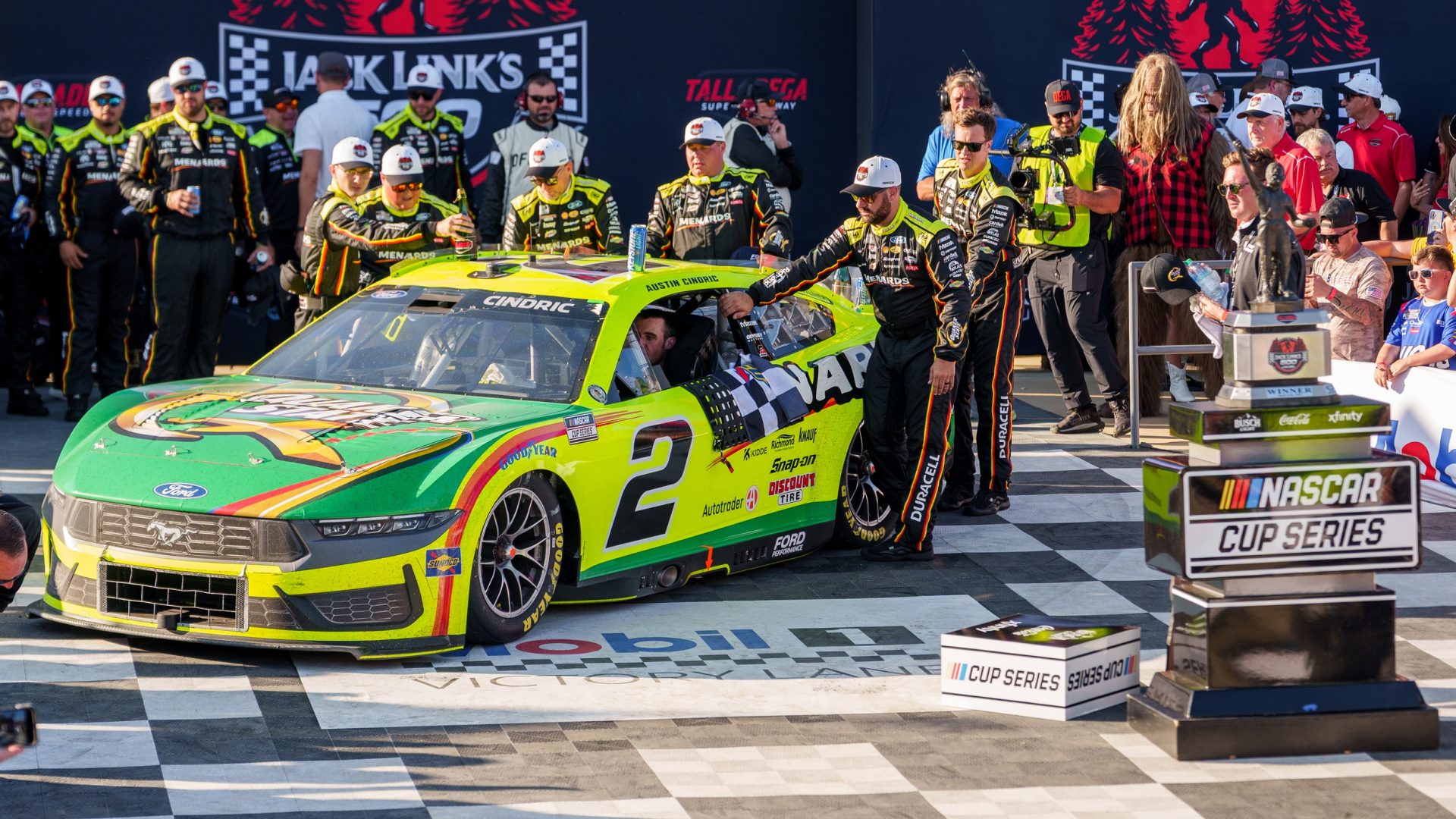 nxnoticias.com-nascar-cindric-brilla-en-talladega-y-penske-rompe-la-sequia