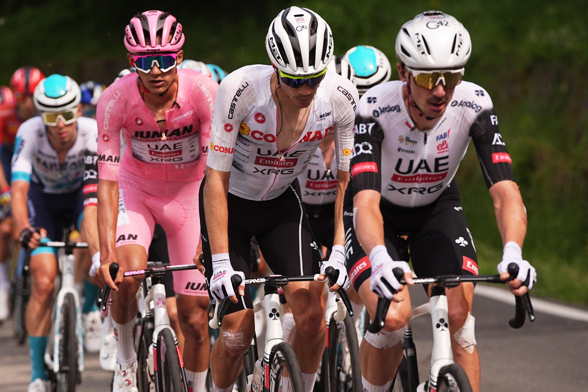 nxnoticias.com-carapaz-gana-la-etapa-11-y-del-toro-firme-como-lider-del-giro-de-italia-2025